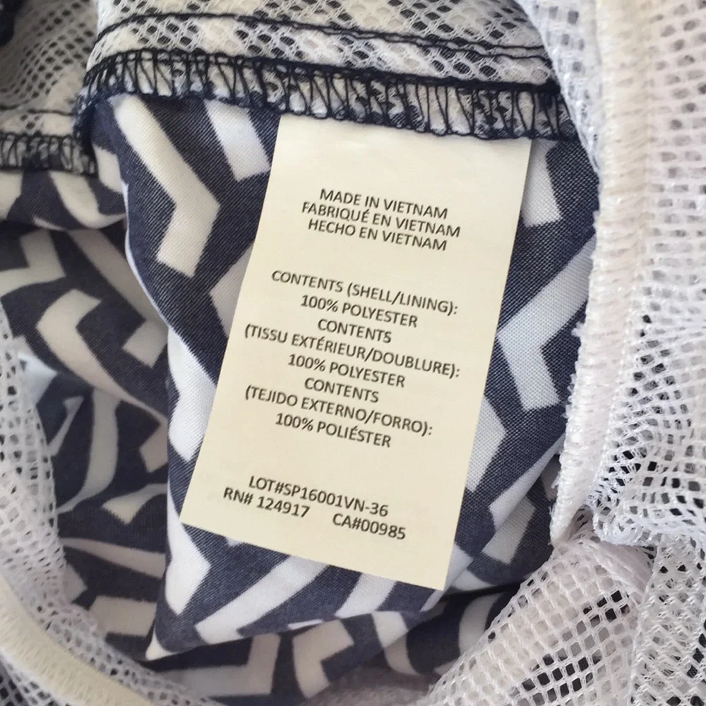 NWT- Trunks Surf & Swim - Men’s Swim Trunks (Sz M)